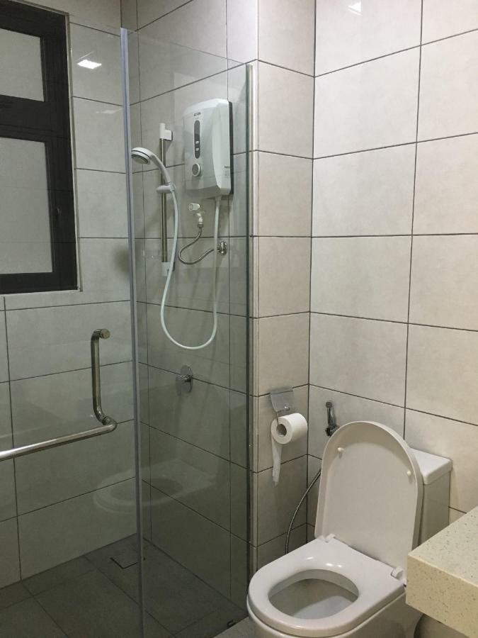 Ioi Conezion Iman'S Home With Pool View Unit Putrajaya Exterior foto