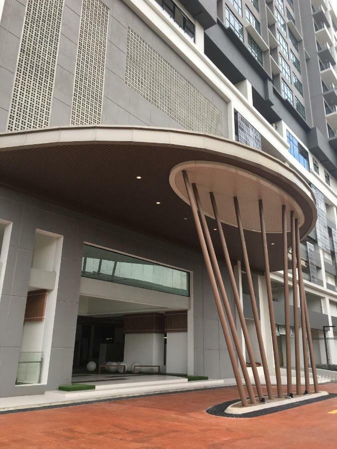 Ioi Conezion Iman'S Home With Pool View Unit Putrajaya Exterior foto
